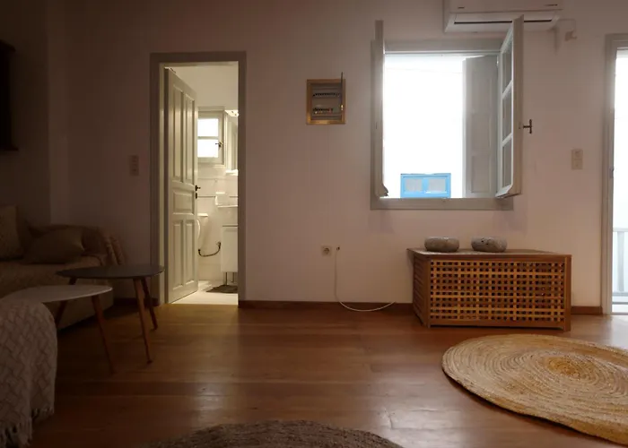 Summer Addicts Home, For The Young At Heart! Naoussa