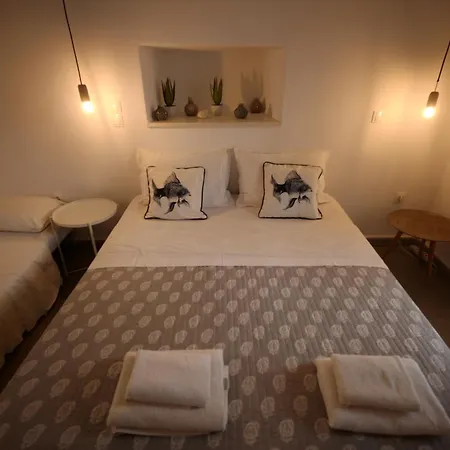 Summer Addicts Home, For The Young At Heart! Casa vacanze Naoussa